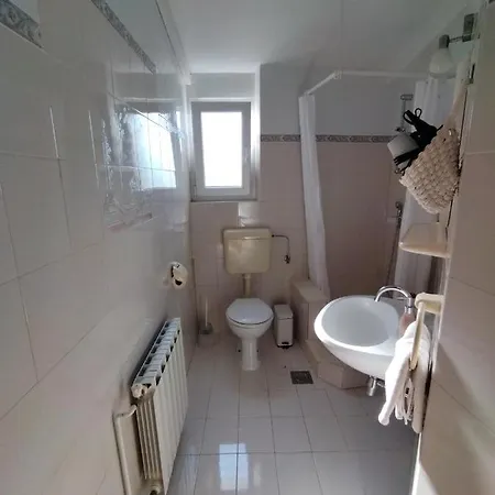 Pluton Apartment Primosten