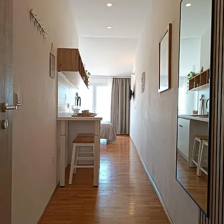 Apartment Pluton